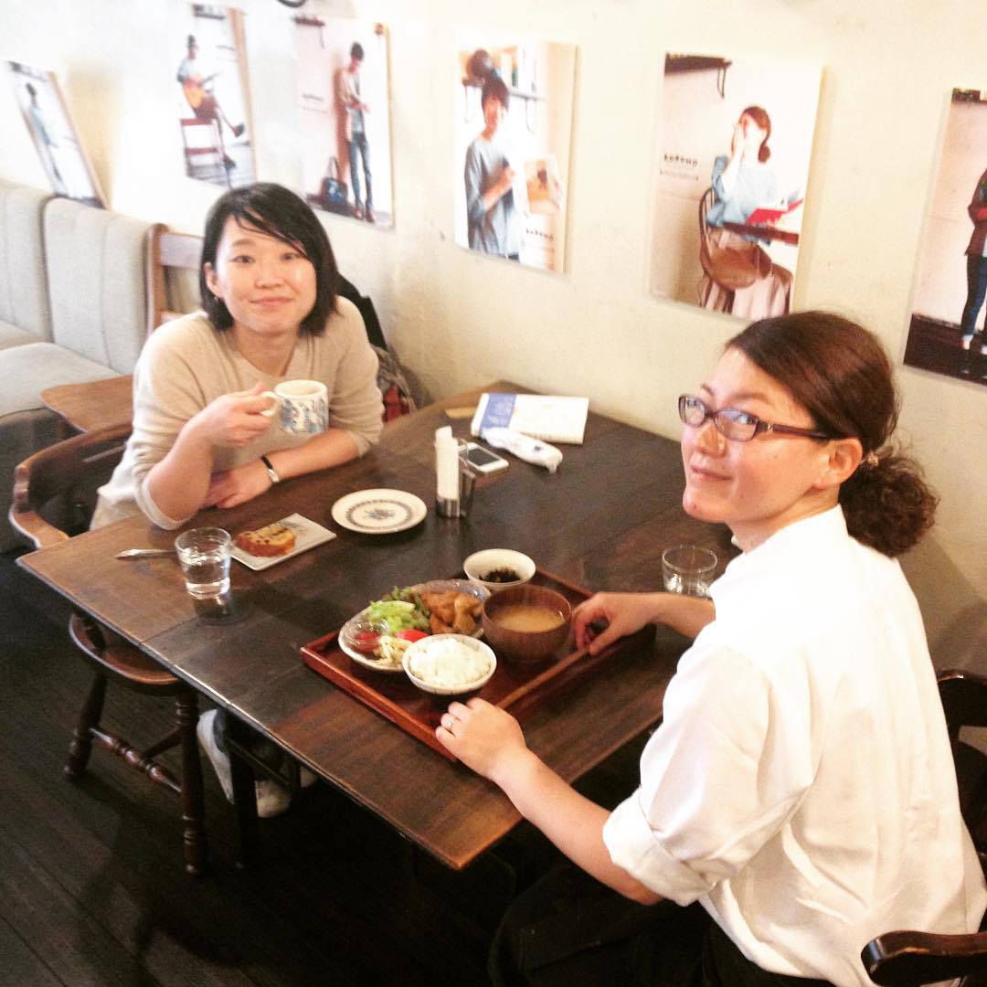 今日のまかないは楽しかったです！ホールのなほさんがお客様でご来店。まかないに付き合ってくれました！同じ職場なのにゆっくり話すのは数ヶ月ぶり。気持ち的には涙の再会でした。失敗話やあれやこれや話は尽きません。関西弁でいっぱい笑わせてもらいました。ナホさんありがとう！(うめ)