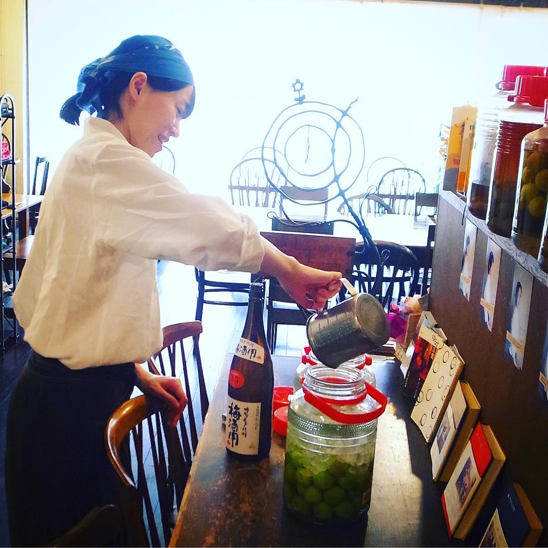 そして今日もぬまっちは梅酒漬け！用意した梅酒用の焼酎も残り僅か、あと1回くらいで終わるかな？？（お）
