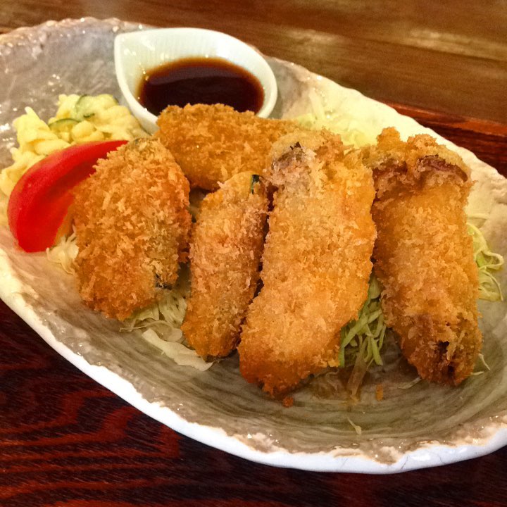 今日のまかないは「かぼちゃときのこの豚肉巻きフライ定食」です。
家ではかぼちゃは煮物しか作りません。かぼちゃのフライ甘くて美味しかったです。