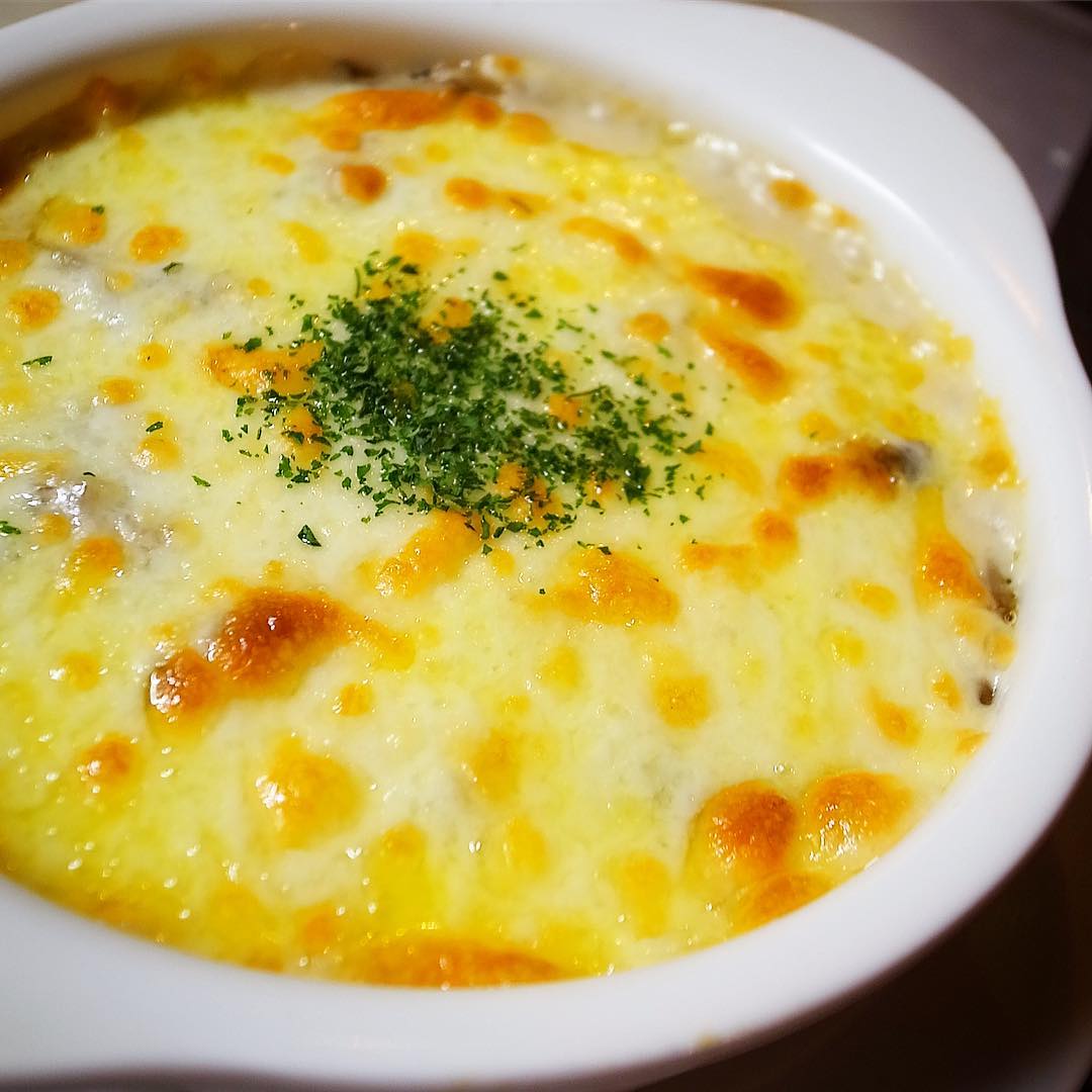 さらに秋の本命グラタンは「栗ときのこ、チキンのグラタン」もアッツアツ！みなさん雨を飛び越えてたべにきてね〜！（笑）（お）