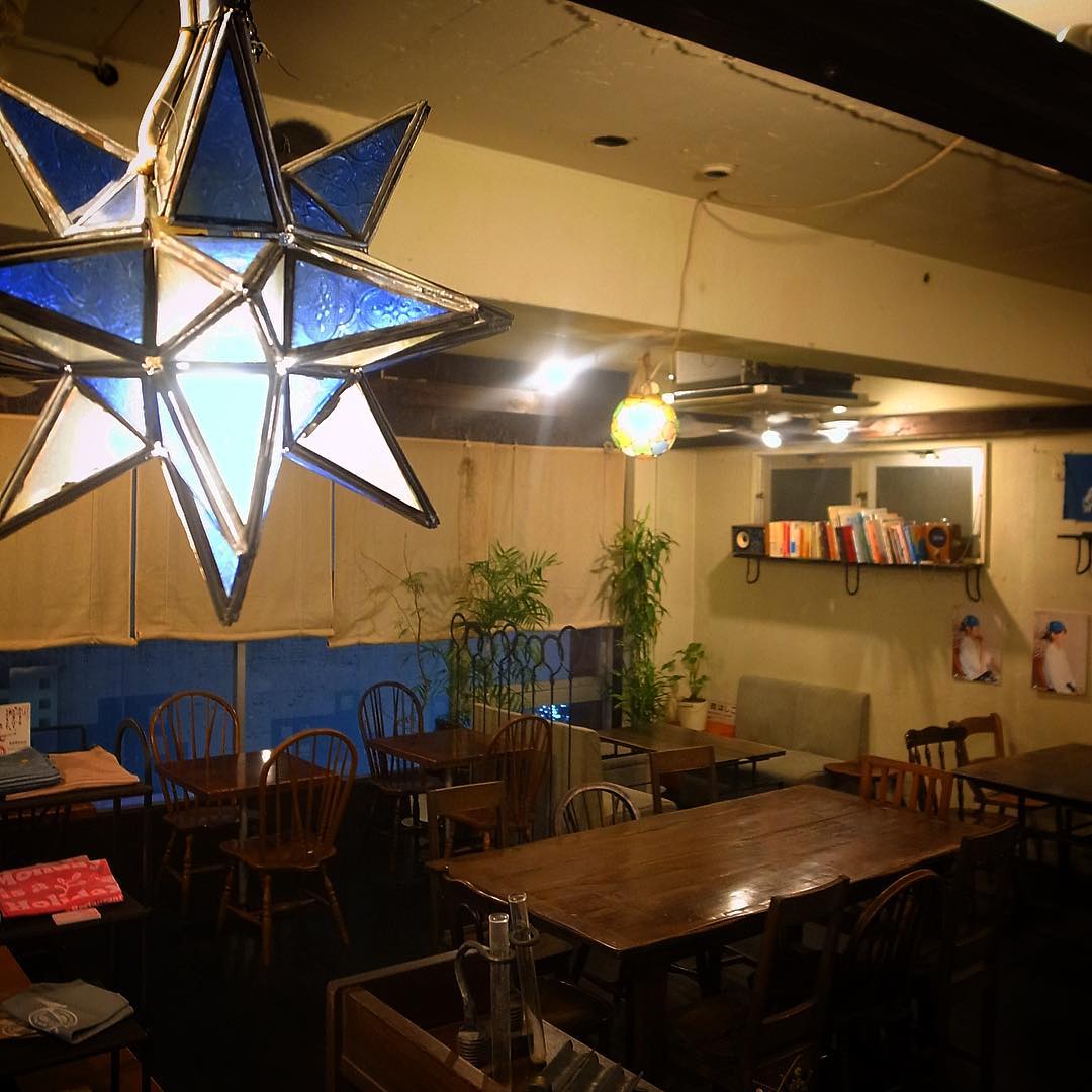 さてと貸切のご宴会もなごやかなうちにお開きとなりまして金曜の夜！遅い時間は営業時間も短くはございますが、開店しますよ！しましたよ！よろしかったらぜひご来店下さいな！（お）