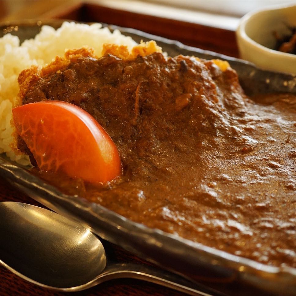 あー、残暑は厳しいけどそろそろ夏も終わりですよー！ということは夏の特別定食もぼちぼちたべおさめの季節です〜！「チキンカツカレー」もお見逃しなく〜（これは今日のワタクシの賄い！）（お）