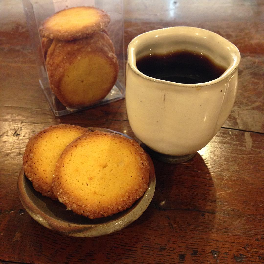 おなじみのお客様、いつも本当に美味しいお菓子ありがとうございます。オレンジの香りがふわりと香るクッキー。香り方が美味しい香り方です。
美味しいご飯、美味しい差し入れをいただける、覚えられる。これがリトスタの福利厚生！美味しいものは幸せです。(うめ)