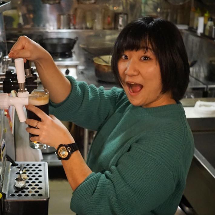 今夜は忙しかったねと、今週は金土とシフトインは大学生スタッフのヤギちゃん、大学4年生は大人ですもの！と、はつの黒ビールにチャレンジ！（笑…めっちゃおいしいって！）（お）