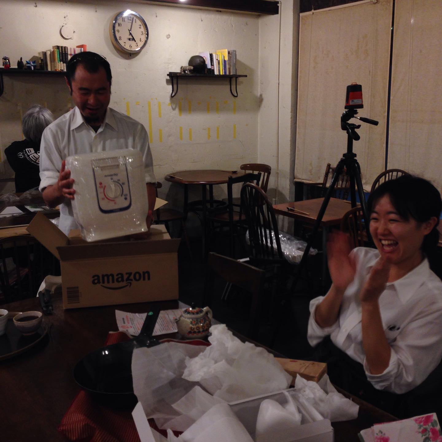 キッチンスタッフのぐら、本日誕生日です。おめでとう！！この写真から伝わりますね、ぐらの天真爛漫さ。お店がとても明るくなりました。ありがとうね。これからもよろしくお願いします。
(うめ)