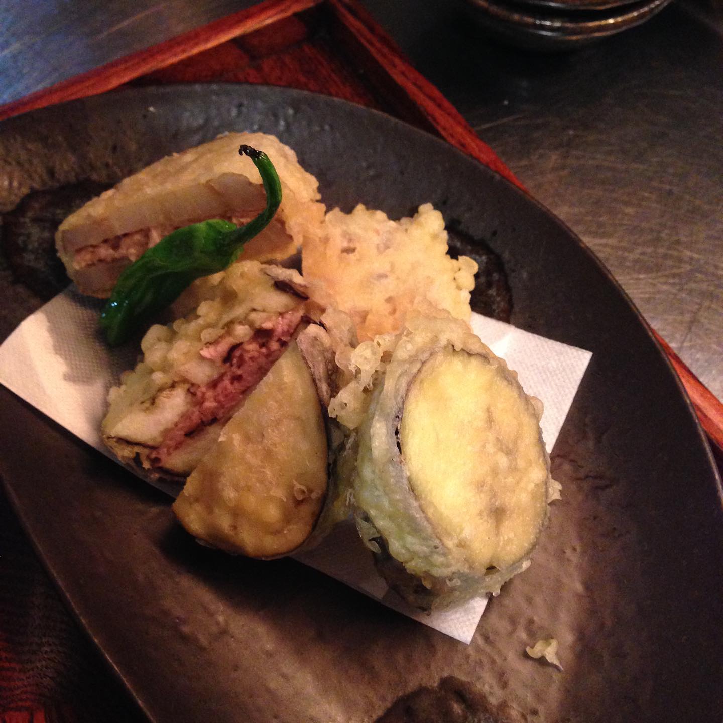 こんばんは。
今日は夜シフトです。早めに賄いをいただきお客様をお迎えします。
寒いのでリトスタで暖まってください。(い)