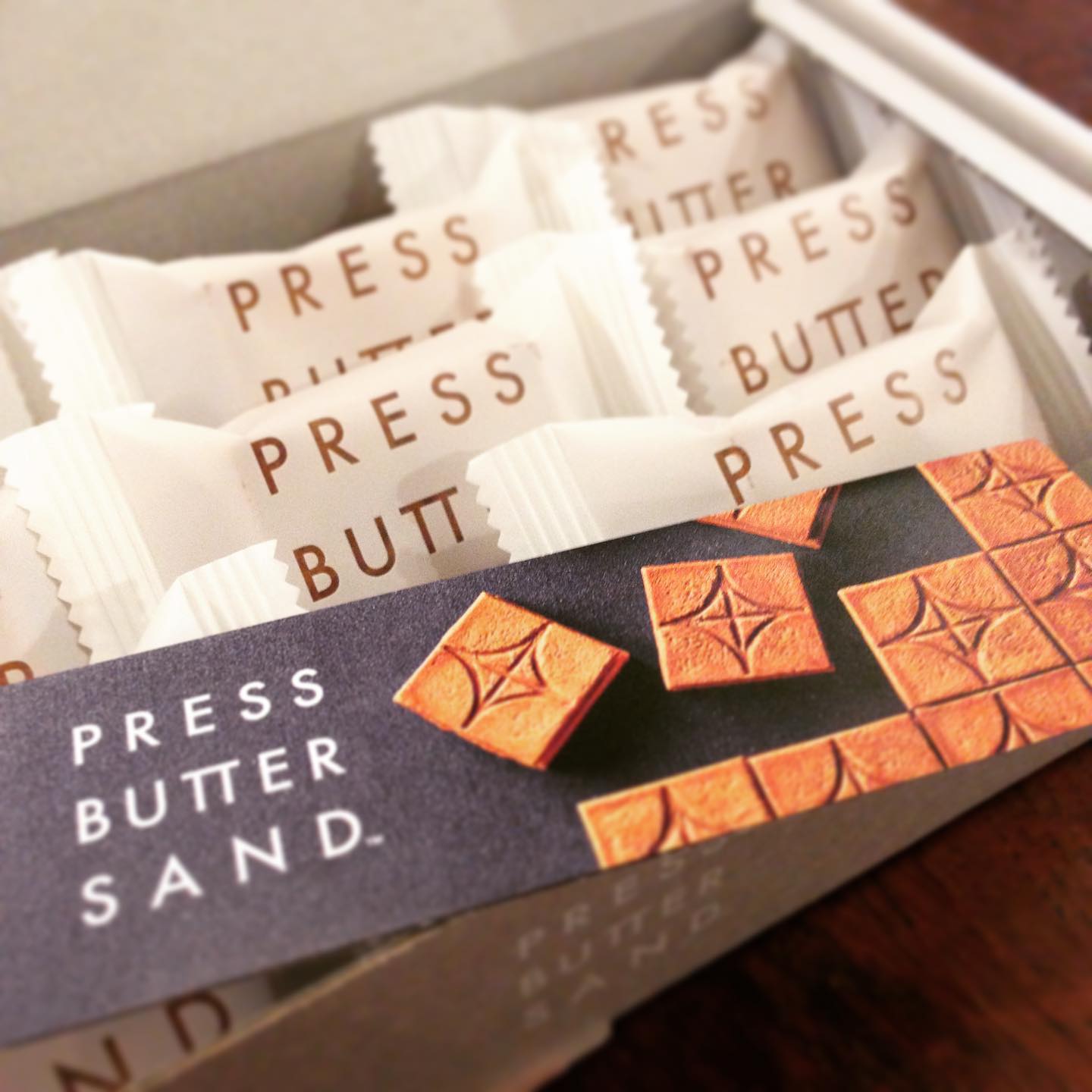 元ホールスタッフのコジコが久々ご来店、オシャレな差し入れいただきました。コジコのツンな可愛さが健在だったと、店長が真似をしながら教えてくれました。すごい面白なつかしかったよ。仕事がんばってね。ごちそうさまです。
(うめ)