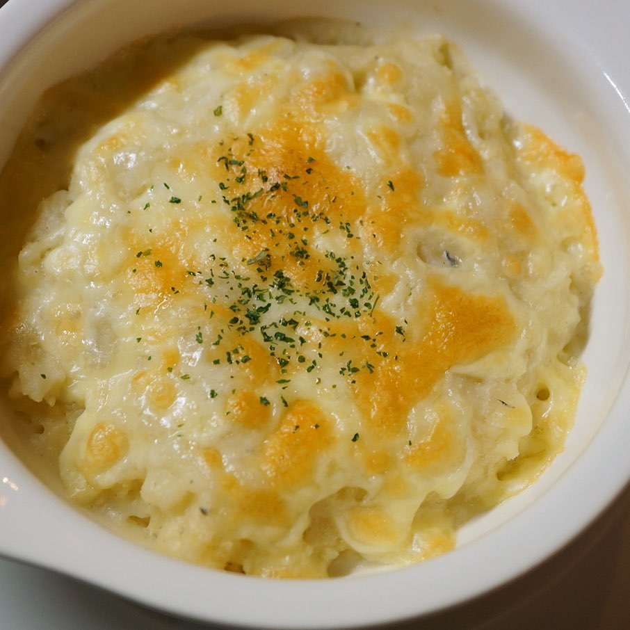 さてと当店今年最後の営業はお昼時もたくさんのお客さんが年末のご挨拶がわりにご来店、本当にありがとうございます…と、今夜のおススメあつあつメニューはやさしいお味の「じゃがいもゴルゴン」！（お）