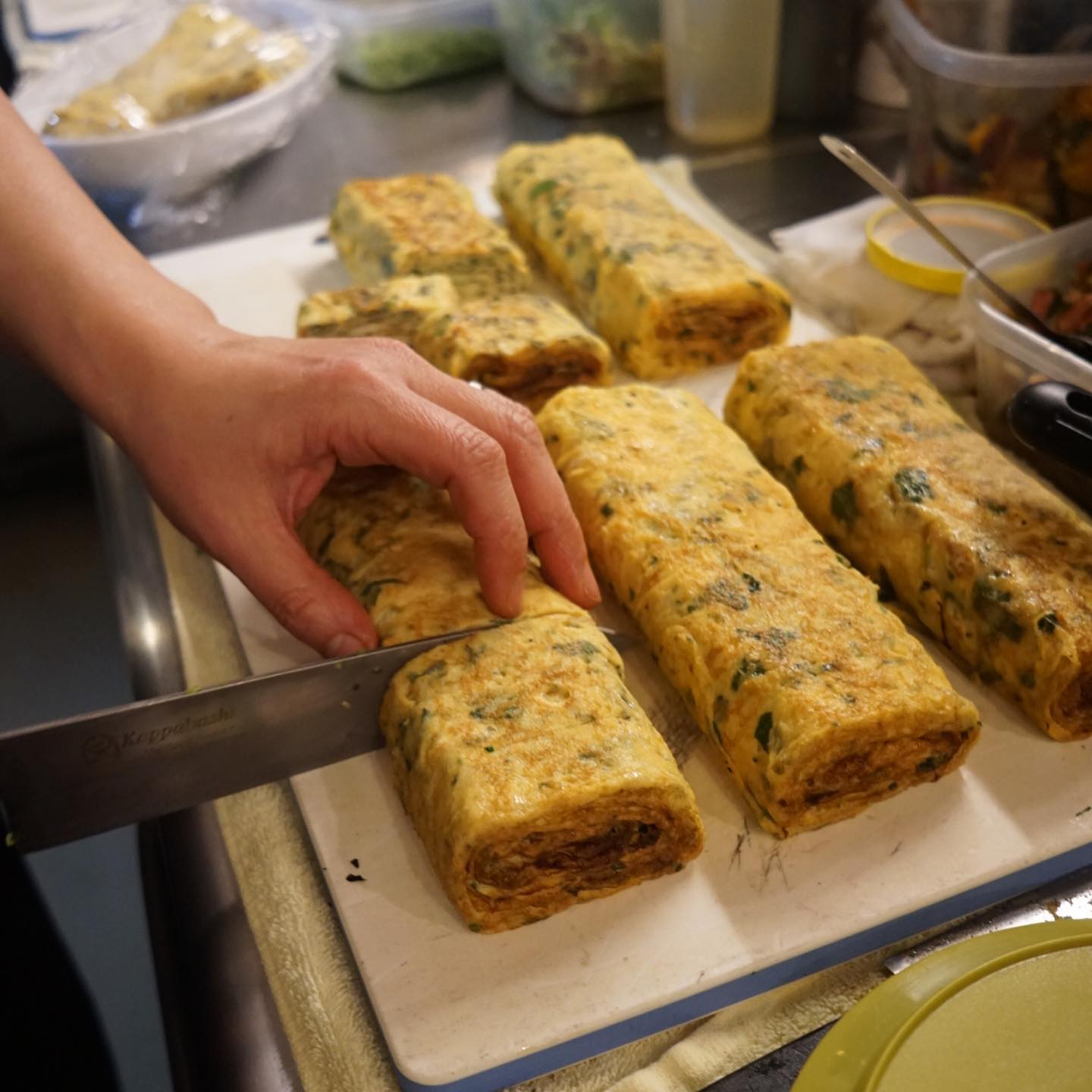 ちらりとアウトテイクスも！と、いや、最終日は仕事上がり、もちろん残りものはすてきなつまみでお疲れさんの乾杯ですよ！と、いや、こちらも盛り上がりすぎて帰りお店出たのが午前3時前でしたとさと（苦笑）、いや、しかしなんだかんだいいチームでグッジョブ！このまま年末最終日は30日まで走り切ろう！（がんばる…苦笑）（お）