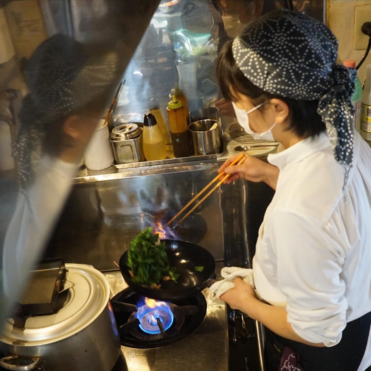 もちろん夜も働くぞい！と、店内ご飲食にお持ち帰りと、短い夜営業に寒いしお足元も悪い中わざわざご来店のお客さん、本当にありがとうございました！明日にちあもよろしくねっ！（笑）（お）