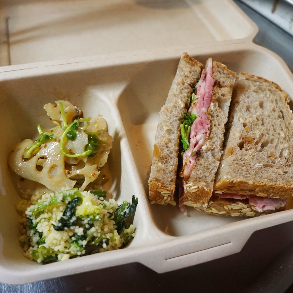 さてと今年のひばスタ2日目も12時開店ですよーと、いや、このご時世はもちろんお持ち帰りオッケーですよ！ぜひぜひ！（お）