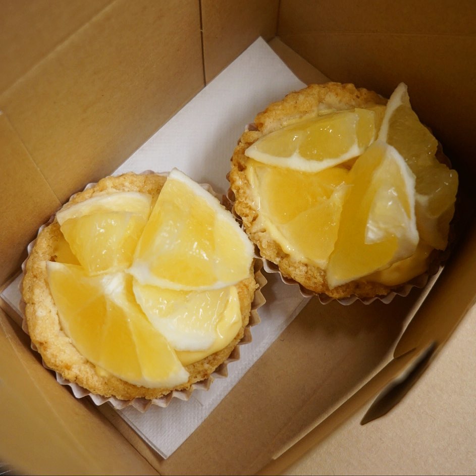 さてとなにげ人気は季節のデザート「小夏のタルト」！連日売切御礼はお持ち帰りもオッケー！と、実は1日6個限定ならさもありなん？お見逃しなくなく！（お）