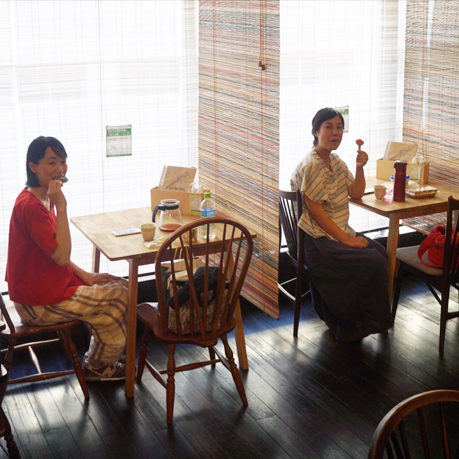 あー、それにしても暑いですねぇと猛暑日が続く8月の末と、なかなか忙しかった土曜日のお昼時から賄いのあとは、先日元スタッフのトミーちゃんが差し入れてくれたアイスがことさらに嬉しいね（笑…ワタクシは閉店後にいただきますとも！）（お）