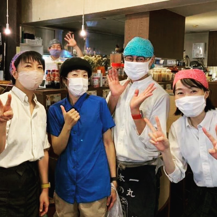 さてと8月最後の日曜日お昼時は元スタッフの冬ちゃんがランチにきてくれたよー！と、「いや、やっぱりリトスタはいいなぁ」とか言いつつみんなで写真も撮ったりして（笑）、いや、悲しい時はこれ見て元気出してね！（笑）またいつでもおいでよー！（お）