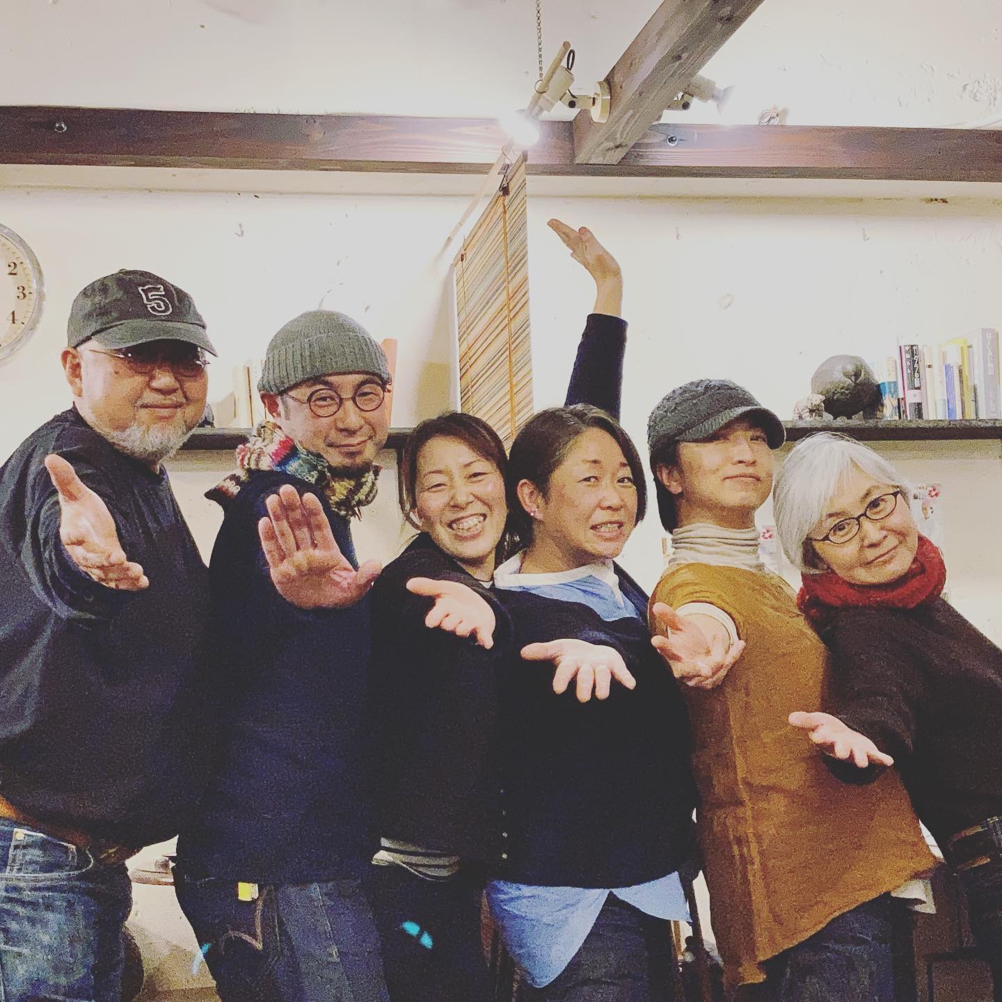 2022ひばりスターレストランvol.10 無事終了いたしました〜！平日開催にもかかわらず、駆けつけてくださったお客様、ありがとうございました！　新年最初の企画は毎年緊張しますが、なんとかやり切ることができました。今年の助っ人いのっちもありがとう！写ってないけどちーちゃんもありがとう！
今年もよろしくお願いします。（麻）