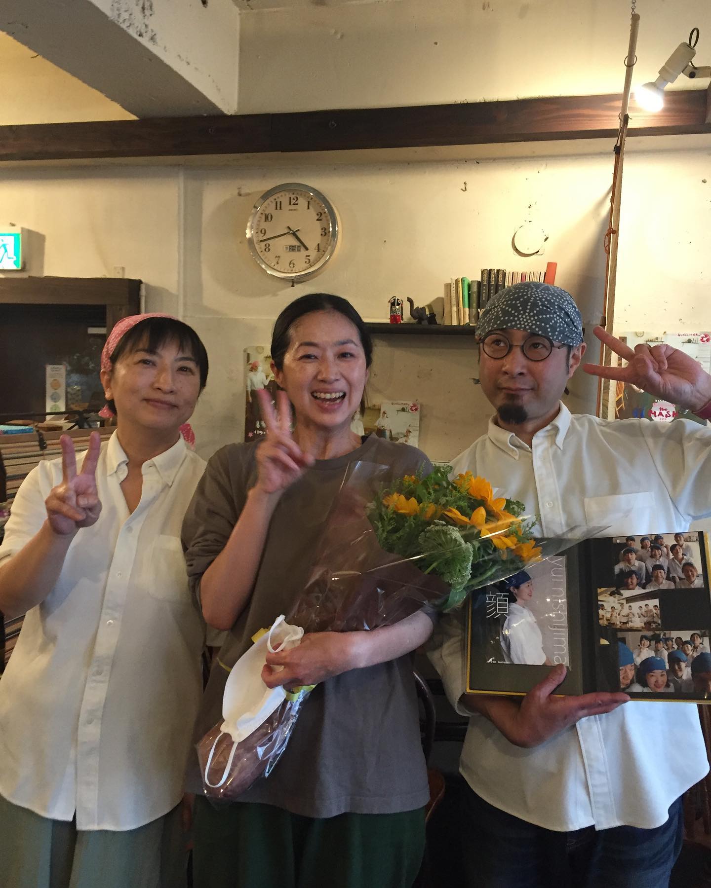 本日、リトルスターレストランを無事卒業いたしました。本当に学ぶことが盛りだくさんで、店長、okayanはじめスタッフのみんなに支えられ、励まされ続けた6年間でした。
出会ってくださった全てのお客さまに感謝いたします。これからは同じお客さんとして、よろしくお願いいたします。またお店でお会いしましょう！
リトルスターレストラン、大好きです！（にし）