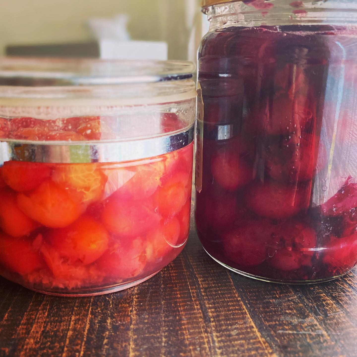 恒例の休日出勤…さくらんぼ（佐藤錦）とアメリカンチェリーをコンポートにしましたよ！　これで今お気に入りのケーキを焼こうと思っております。