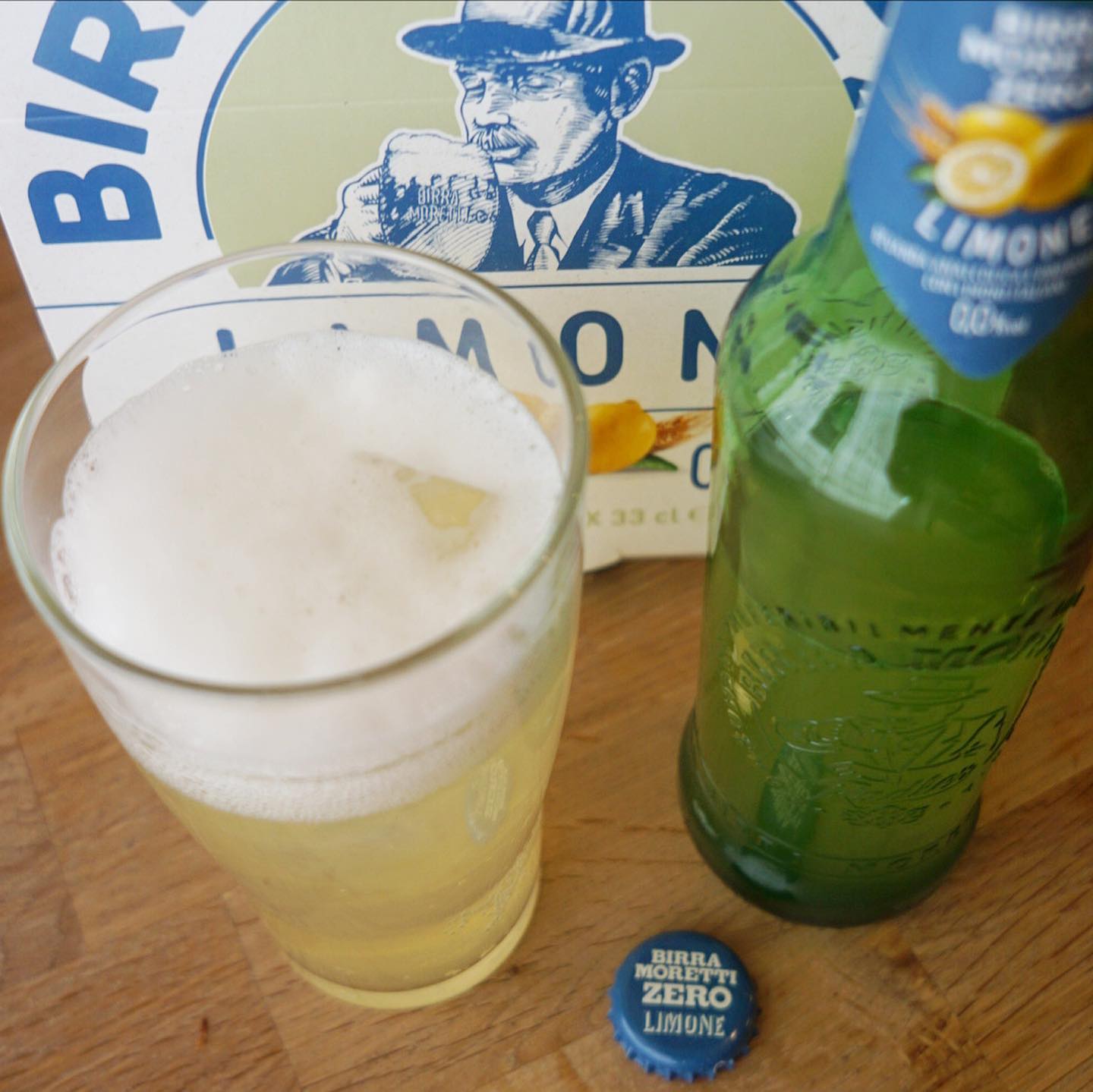 さてと去年の夏は禁酒暗黒時代だったよねぇと（苦笑）…しかし夏にお出ししたすてきなレモンのノンアルコールビールは「モレッティゼロ・リモーネ」、ビールと言うよりイタリアのハイカラレモネード！って感じて大好評！この夏も数量限定で入荷しましたよー！ぜひ〜！（シンコさんにキャンペーンガールやってもらいました！ありがとうございます...笑）（お）