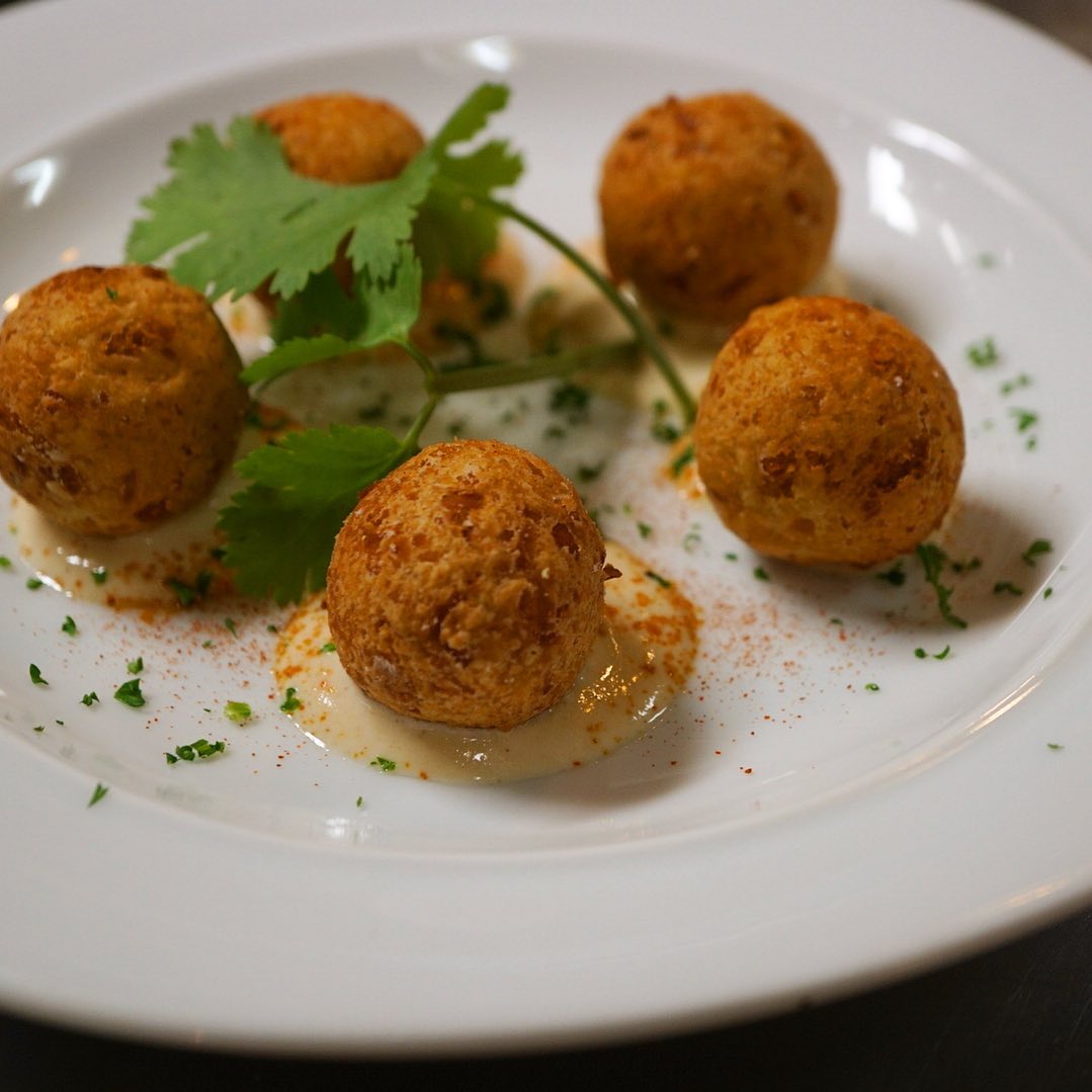 いや、今週はのんびり運行ですね〜せっかくのひよこ豆コロッケがなかなか食べていただけず寂しいぜ、店長ミヤザキは。来週は周年記念ウィークになるため王道メニューに移行する予定、ニッチなアジアメニューは今週が狙い目ですよ！　魯肉飯も待ってるよー（麻）