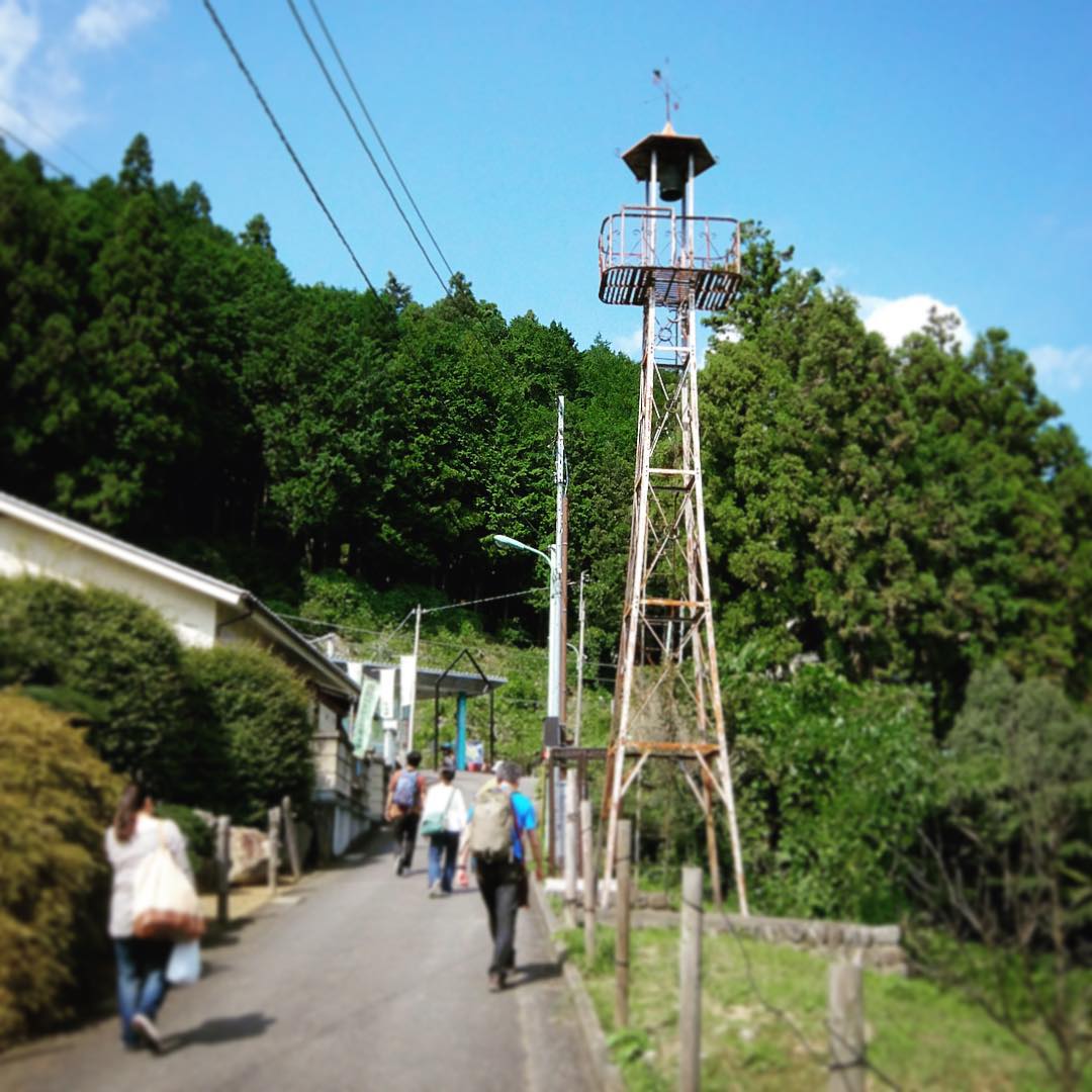 御岳駅から川沿いの遊歩道を二駅歩いて軍畑駅、劇坂をえっちらおっちら上って来ました、思った以上に疲れました（苦笑）。