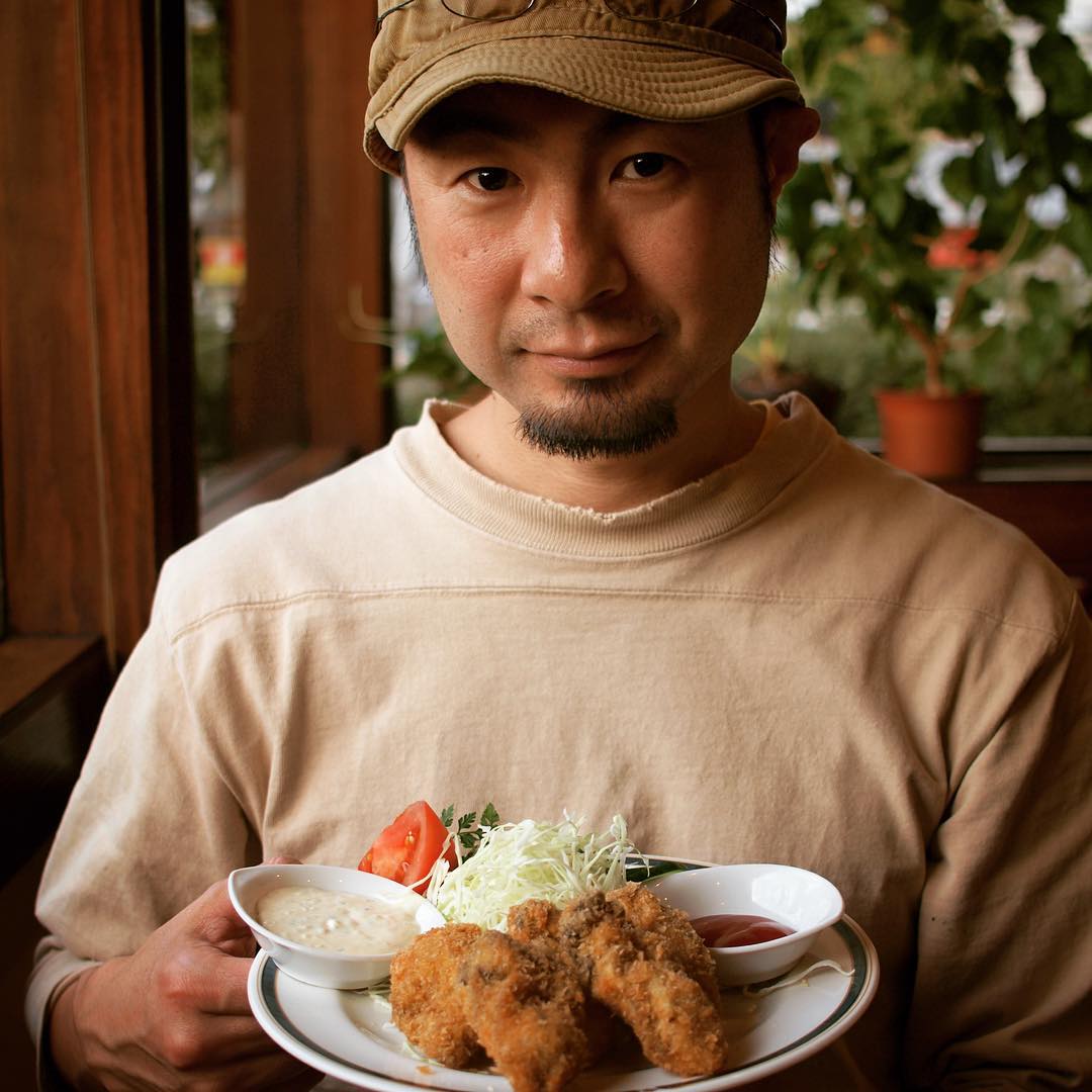 定休日、こんな時間に昼ごはん（苦笑）。通風なのにえいやと季節のカキフライ！（笑）…さて、これからお墓参りに行きますよ！（日が暮れちゃいそう…苦笑）