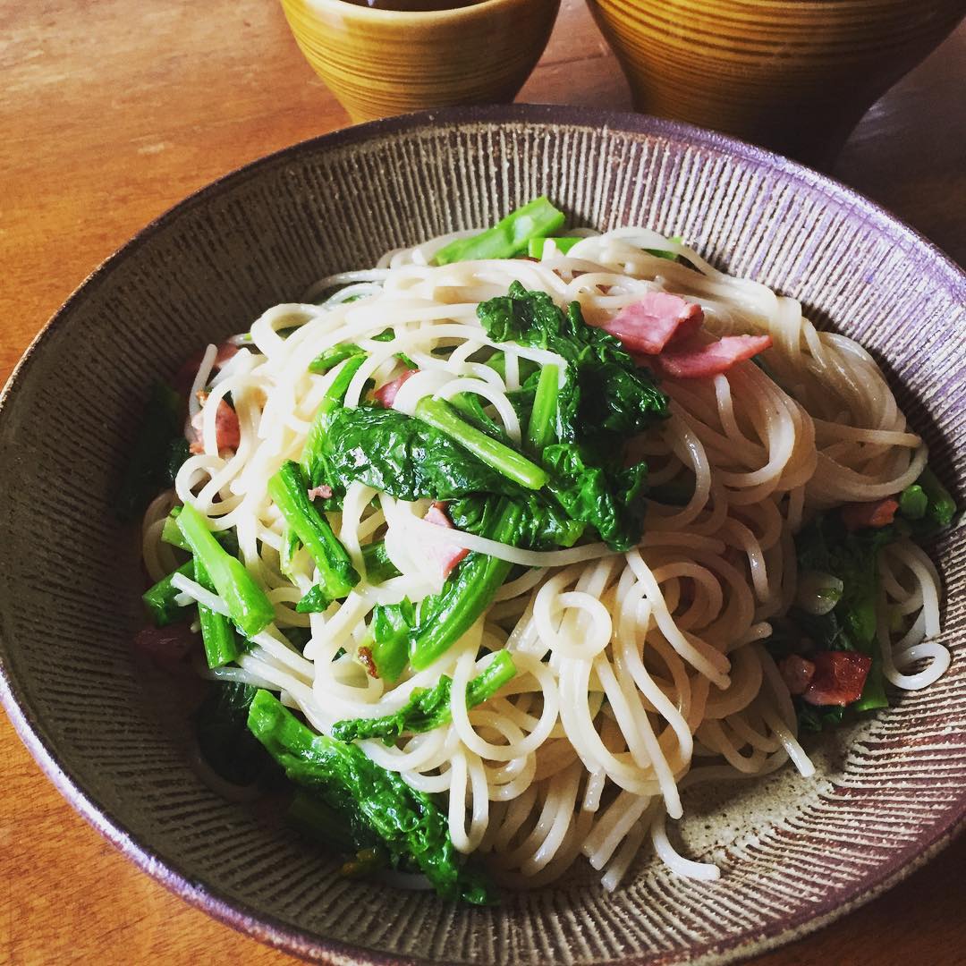 新作、作ってみた。菜の花と蕗の薹とベーコンのパスタ。