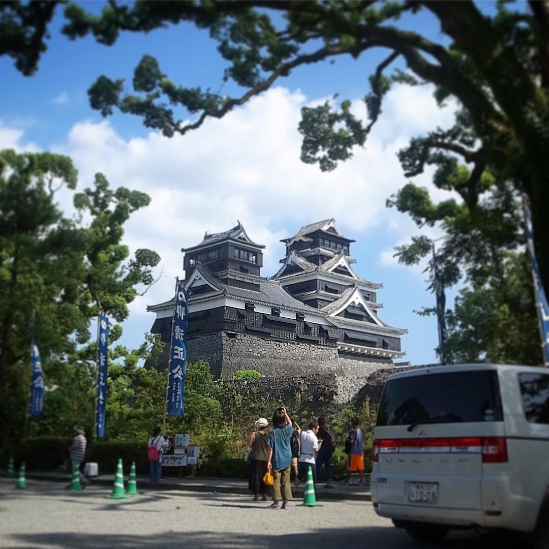 しかし熊本城、地震の被害は思った以上に酷くて…いや、それでも西南戦争でほとんど焼失した被害比べたらと…きっとまたその美しい城が復活するでしょうね！気長にでも楽しみにしていよう！熊本に来るたびに見に来よう！（お）