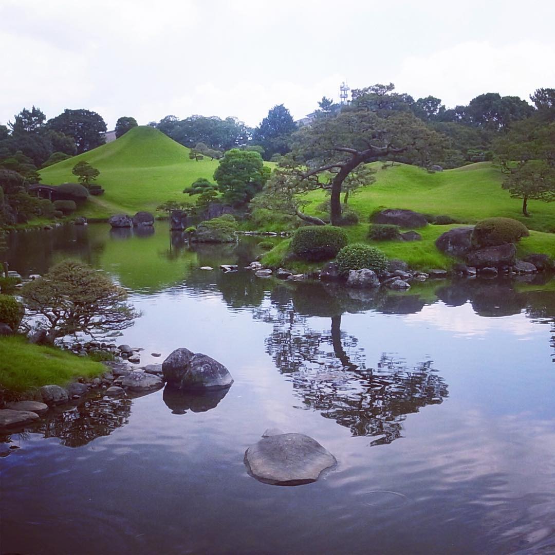 やってきました、水前寺公園。派手さはないけどシミジミいいお庭です。（麻）