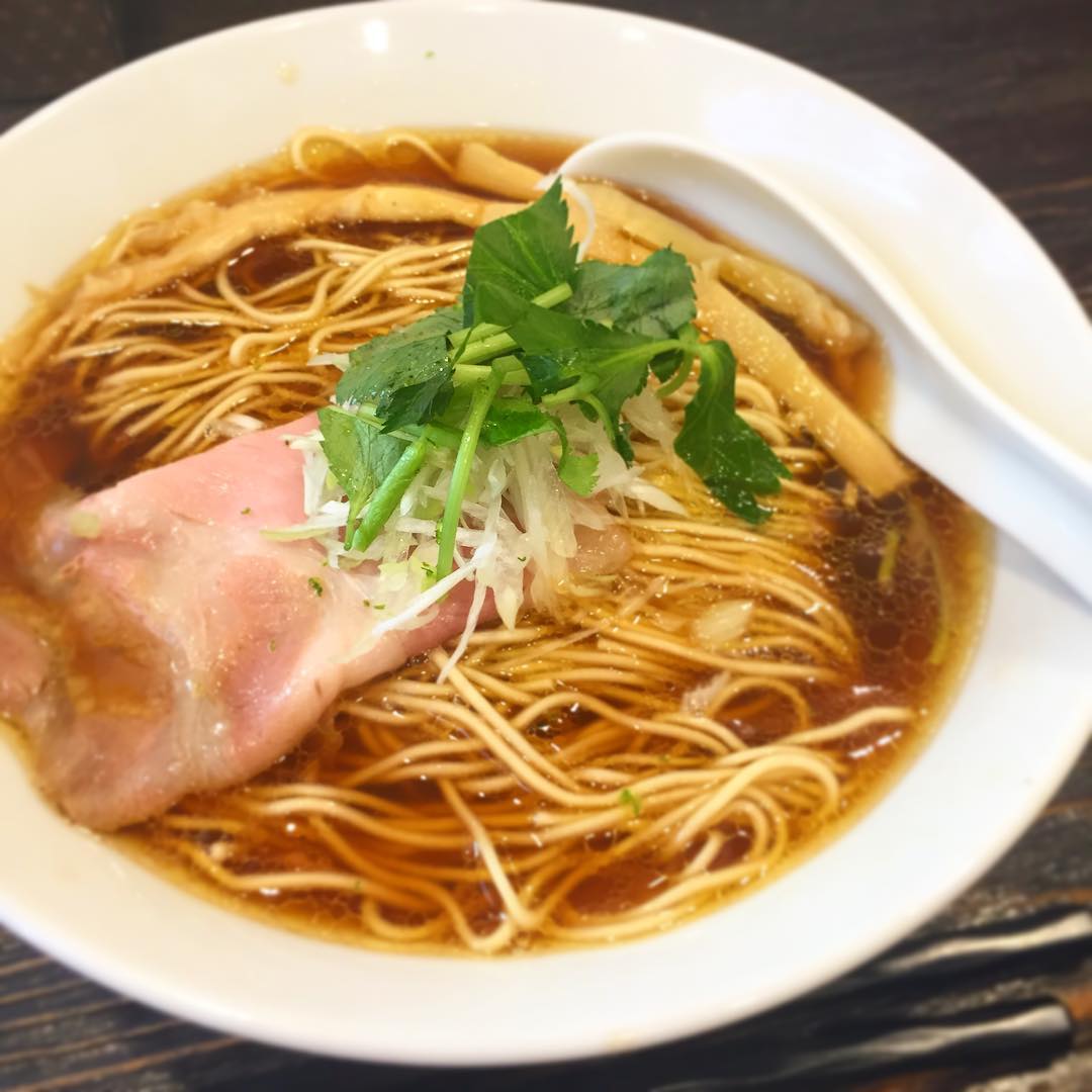 昼からプールに行って、からの、また来てしまった中華そば向日葵。今日は醤油ラーメン。やっぱり美味しい。
いつもの休日、素晴らしきかな。