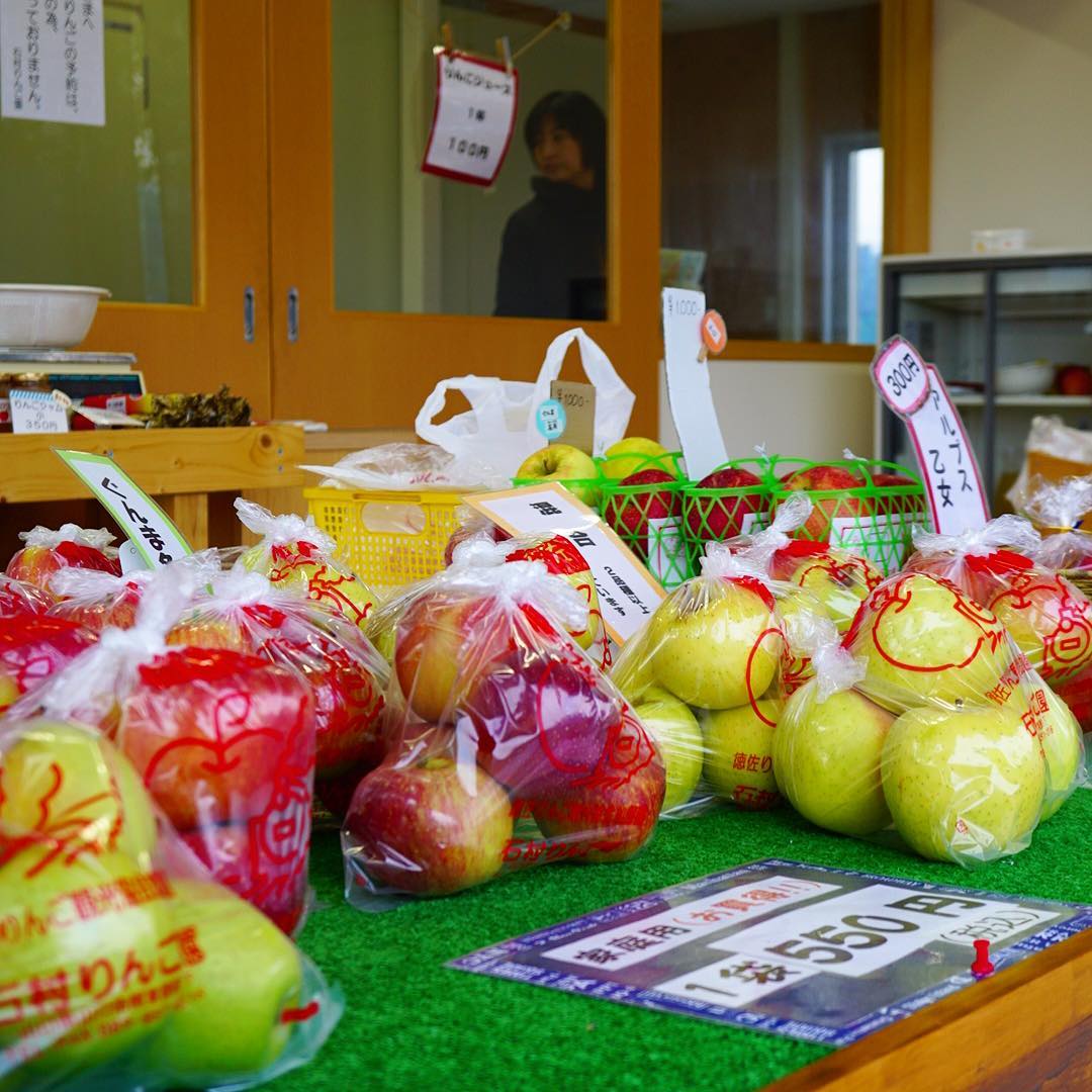 さて、okayan実家の町阿東を出る前に、石村りんご園さんでお買い物…お気に入りのりんごジュースを買い込みますよ！（麻）