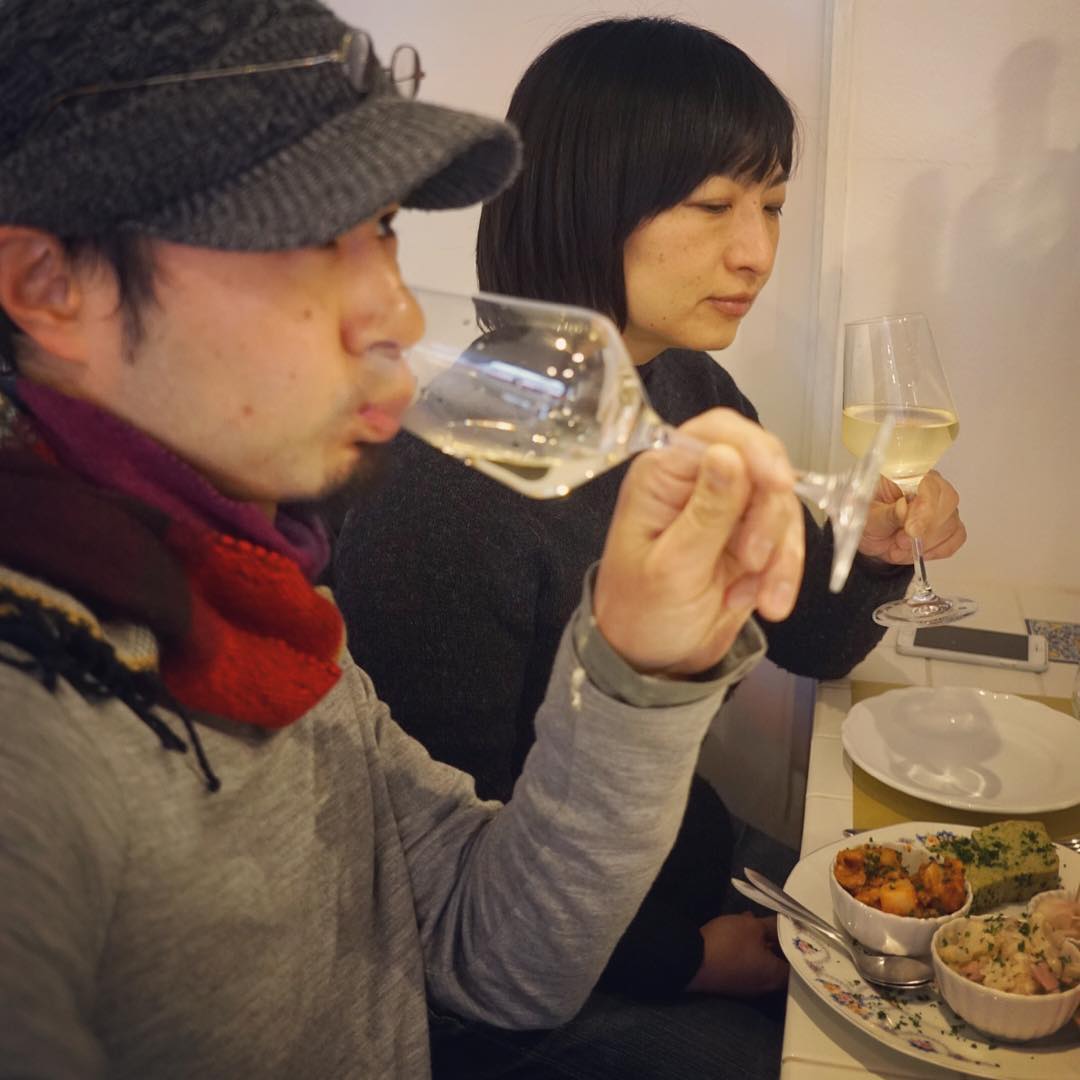 あー、あけましておめでとうございます。いつものイタリアン惣菜屋さんはScimisciedda始め、年末もクリスマスイブのお昼に、大晦日にと来て…いや、最近来すぎでしよ！とか言われつつ（苦笑）、今年もよろしくねー！（笑）（お）