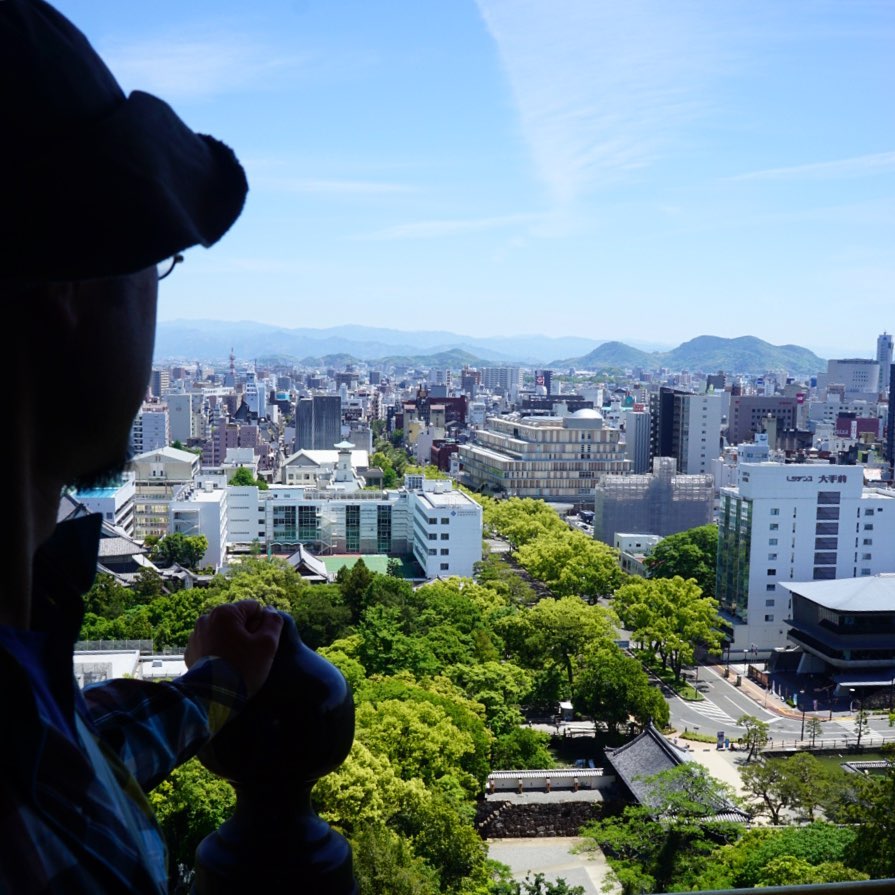 天守閣…城の花形？ではあるけれど、そもそもは見張櫓の役割と…ま、でもここから南は遠くに海も見えたんだろうなと、いや、でもやっぱり高い所はこわいワタクシでした、ハイ（苦笑）（お）