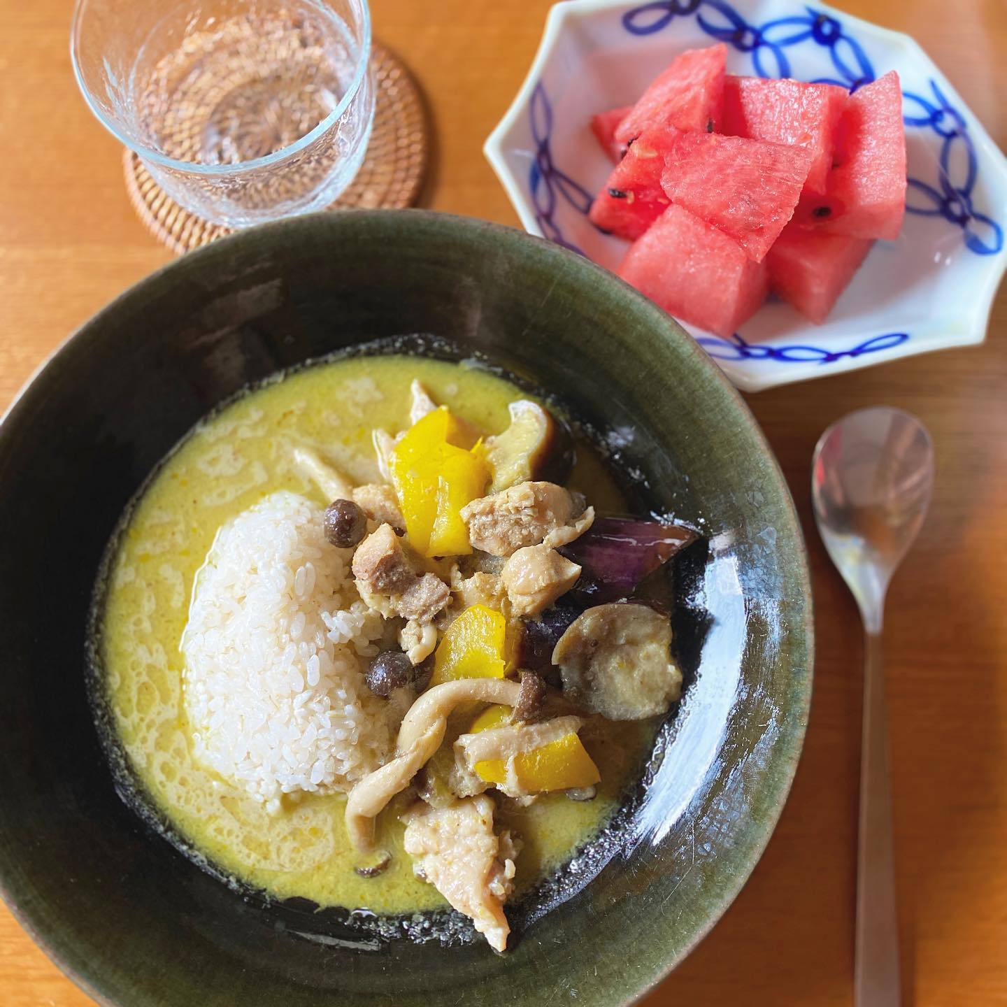 また作ってしまった、グリーンカレー。定期的に食べたくなるし、簡単に作れるし。来週からリトスタメニューはタイとベトナム寄りになる予定なので気分がそっちなのかも。