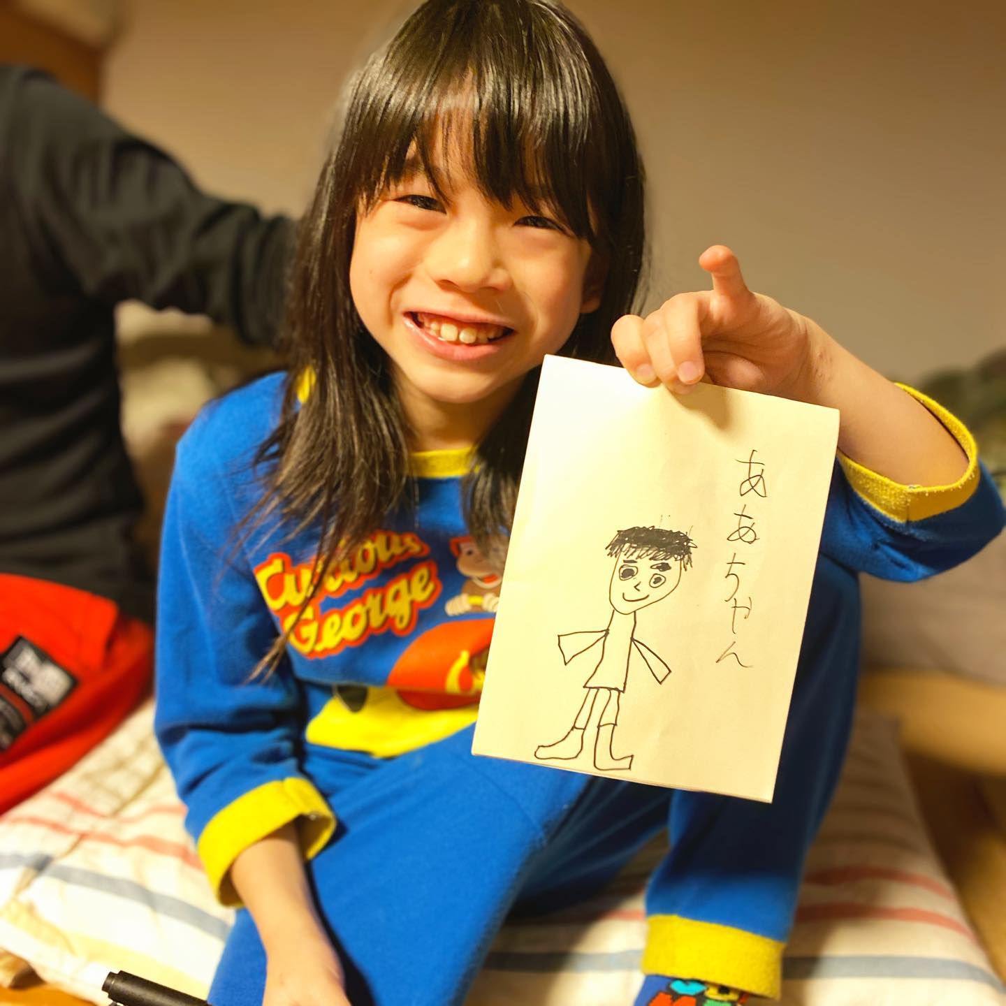 年越しに訪れた甥っ子が、似顔絵対決で私を描いてくれました。「ああちゃん」あーちゃんじゃなくて、ああちゃん。