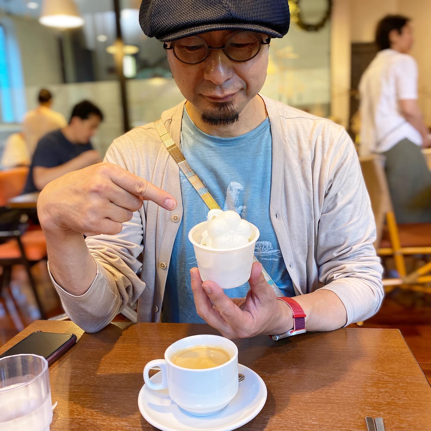 美術館併設の、お豆腐屋さんプロデュースのカフェでコーヒーと豆乳ソフトクリーム。ソフトクリームが美味しい。