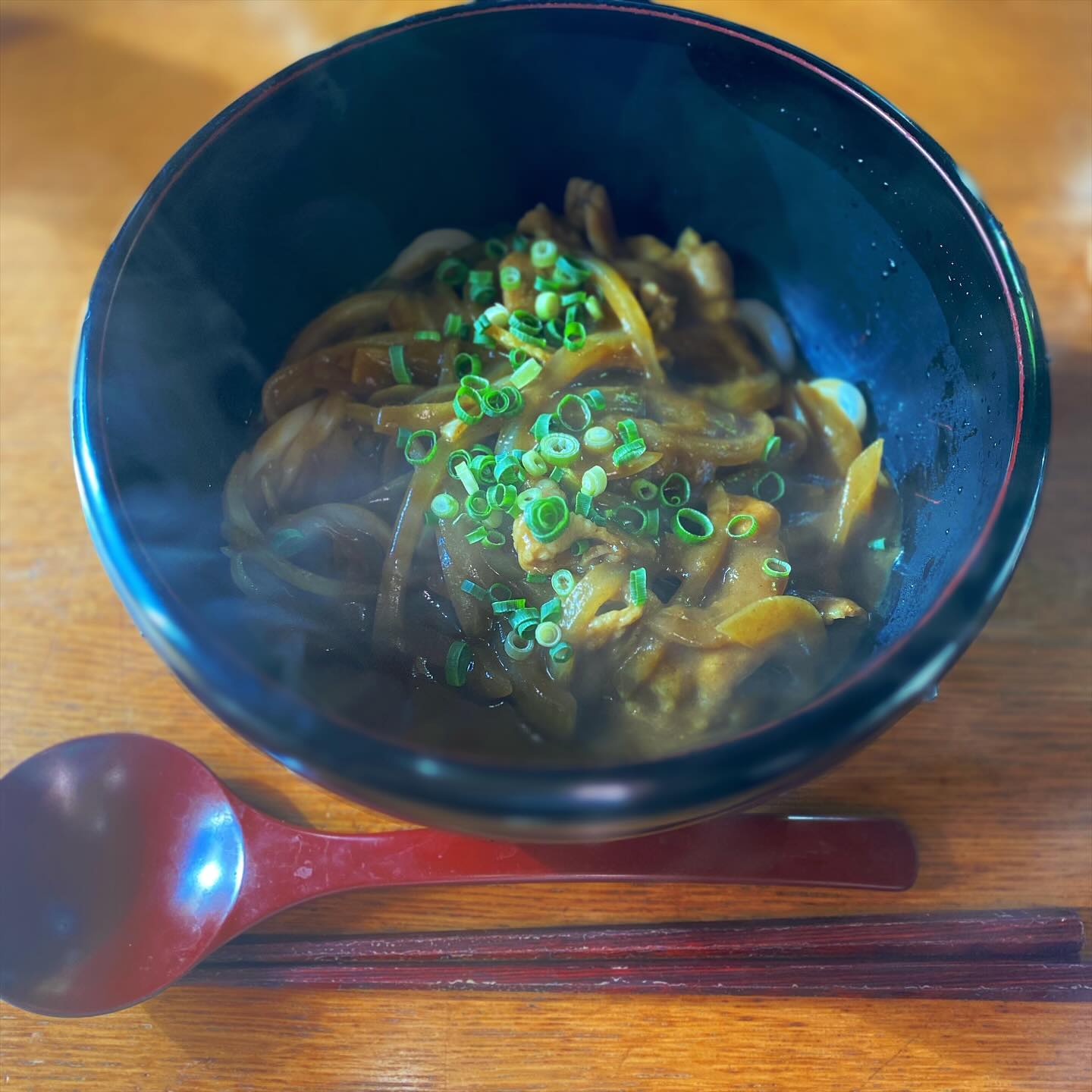 飲んだ次の日はカレーうどん。okayanこだわりのお取り寄せシリーズ山田屋さんのカレーうどんは、カレー出汁が本当に美味しい。