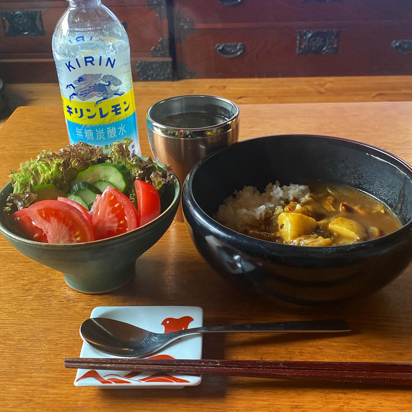 ツレアイokayanのカレーブーム…先週に引き続き、カレーを大量にokayanが作ったよ、しかもバリカラらしい。　…確かに
辛い、そしてなかなかスパイスもいい感じ。たまにはルーのカレーが食べたくなるの分かるよね。