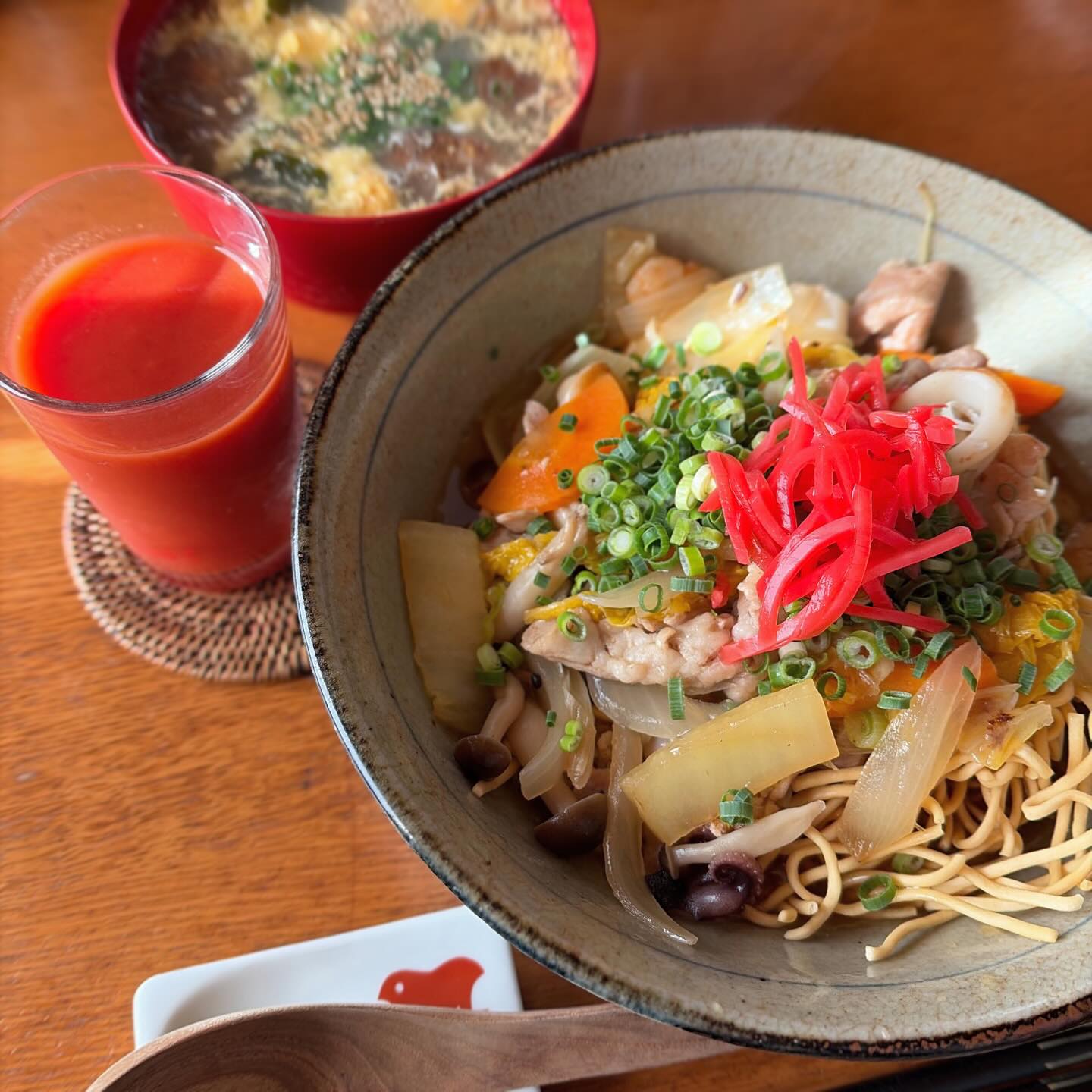 たまに食べたくなる、皿うどん。パリパリの麺が好きなのだ。亡き母と長崎に行った時に食べたのが美味しかったなあ。
