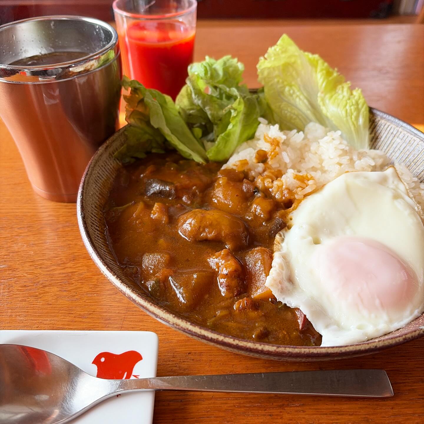いきなりの、おせちも良いけどカレーもね！　妹一家が来る時の朝ごはんとしてokayanが作っておいたもの。年末のお店の残り物良い牛肉の油っぽいところをたくさん入れたジューシー牛肉カレー。
ちょっと運動しないと、もう身体が鈍っとるね