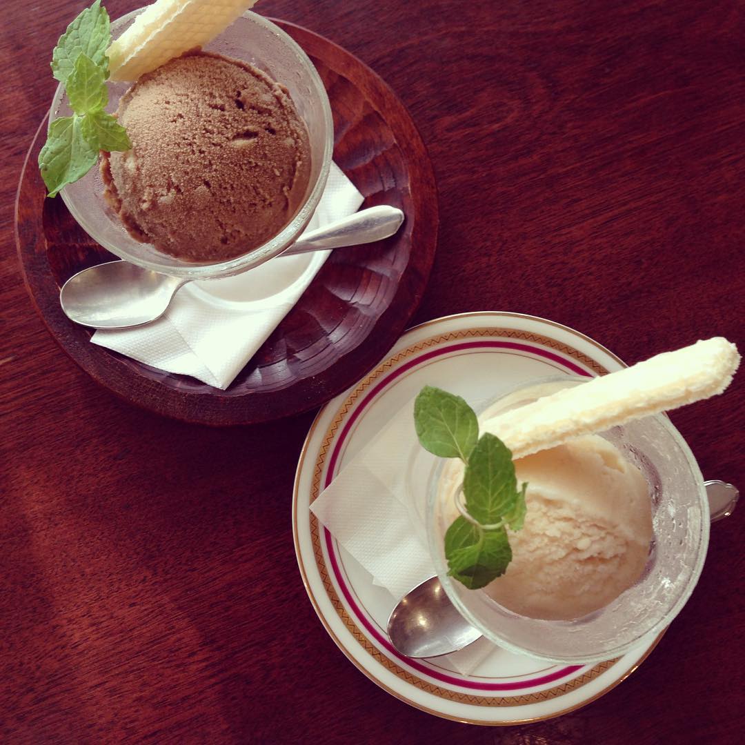 今日は夏の暑さ蒸し返しましたね〜！
自家製アイスクリーム本日は、「コーヒーバナナ」「豆乳メープル」「ジンジャーミルク」の3種ご用意してますよ。食後にひんやりいかがですか♪自家製ならではですかね、重くなりすぎずにさっぱり、でもクリーミーで美味しいですよ。（ぬ）