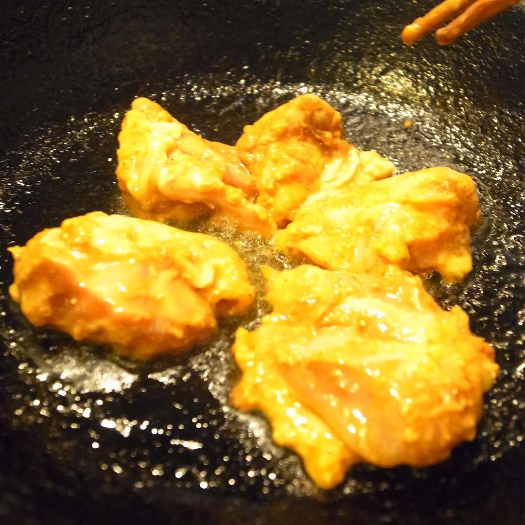 じゅうっと自家製塩麹タンドリーチキン！あるいは今日までかもよと店長ミヤザキ申しております、えぇ、ぜひぜひ（お）