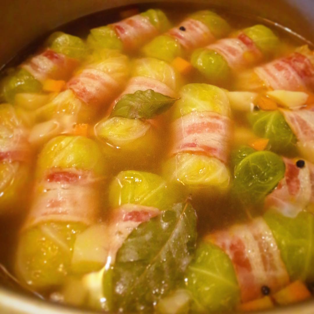 明日の朝も氷点下の予報ですなと東京は三鷹…当店では大鍋にロールキャベツがあつあつふつふつひっそりこっそりみなさんのご来店待機中ですよ！待ってまぁ〜す（笑）（お）