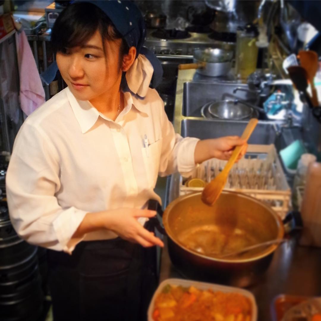 さらに平日木曜日の夜！今夜は大学生スタッフのやぎちゃんがシフトイン！…ってのんびりも予想されます今夜（苦笑）、みなさんぜひぜひやぎちゃんに会いに来てね〜…って、ちょっとキャバクラ的営業ですかね、すみません（苦笑）（お）