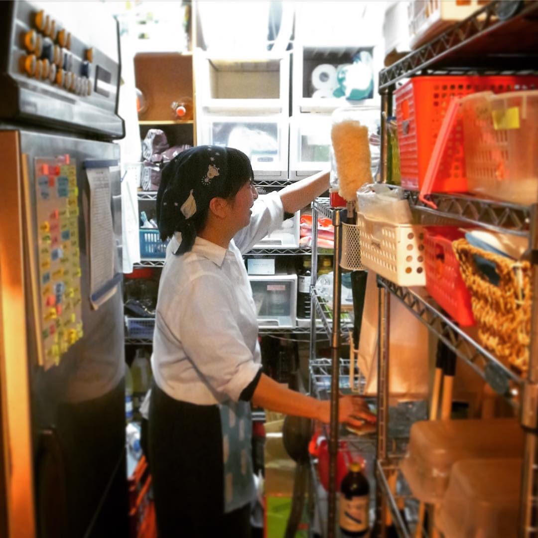 あー、あまりにヒマだね2月1日（苦笑）…店長ミヤザキ、バックヤードを断捨離大整理！あー、いい風吹いてこーい！（笑）（お）