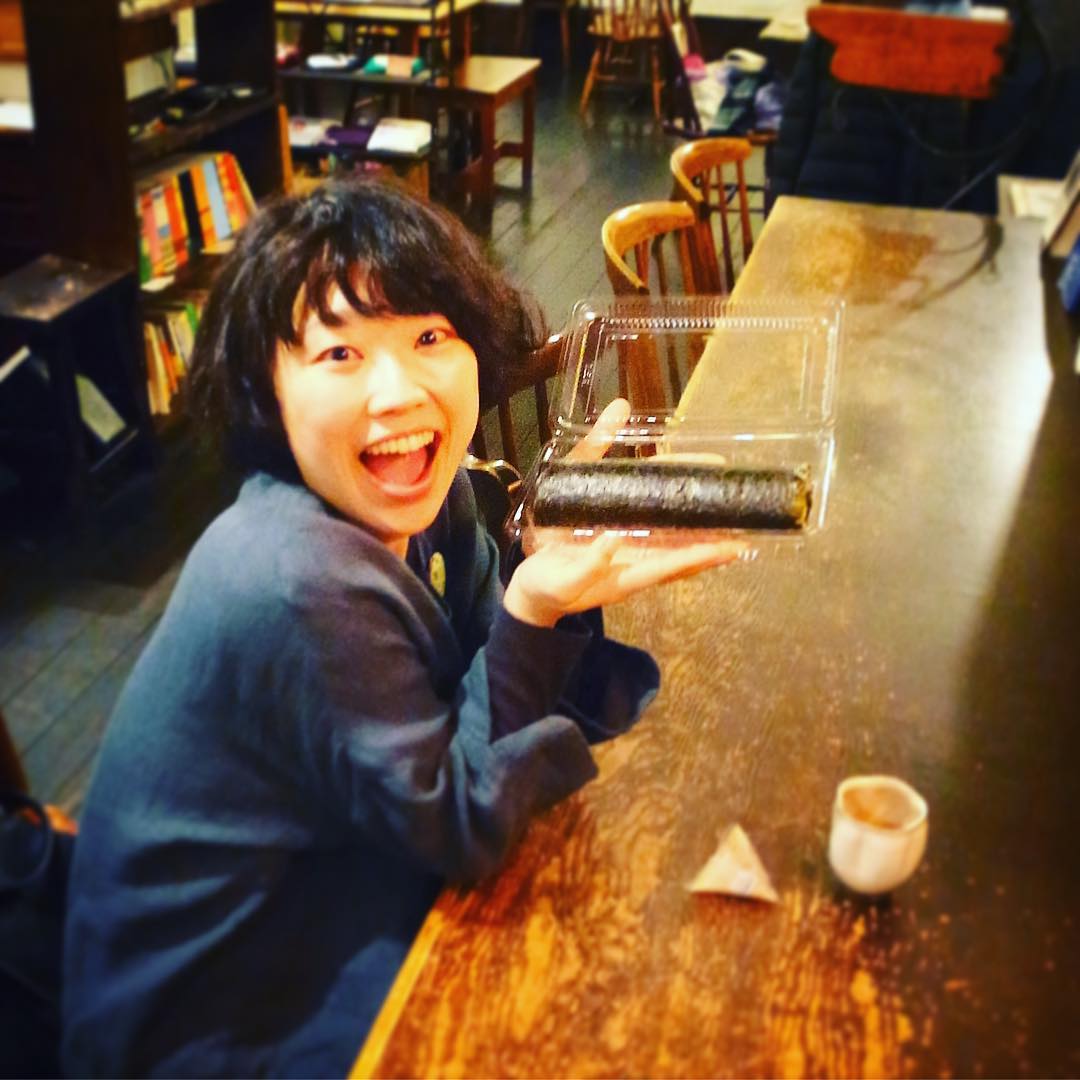 元スタッフのなほさんも突発的にご来店からの恵方巻ゲット！（笑）ありがとうございます（お）