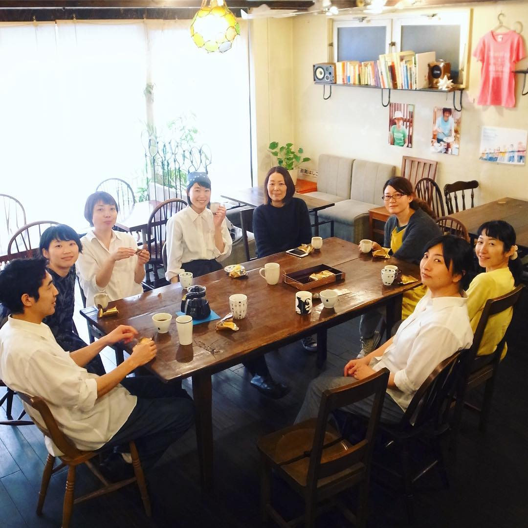 今日のランチは元スタッフのウメさんになほさんご来店からの我々賄いあとはみんなでたわいもないおしゃべりが楽しい木曜の昼下がりでありました、さて、仕事しごと！（笑）（お）