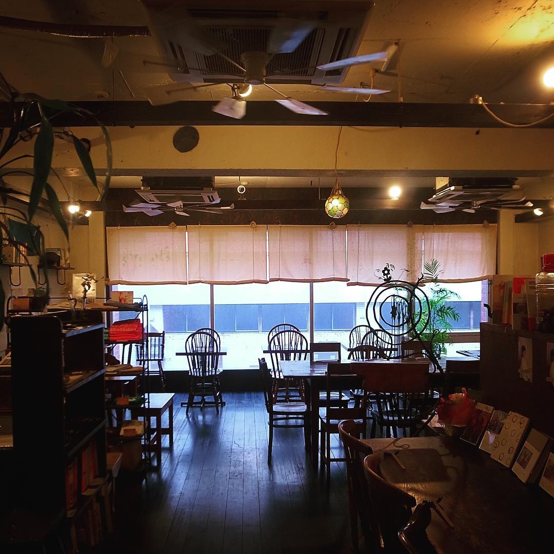 さてと夜営業はじまってますよー！ぜひぜひ〜！（お）