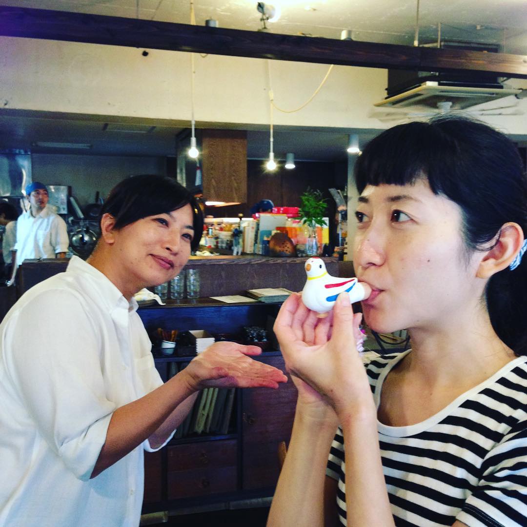 みなみちゃん、誕生日おめでとう！
okayanと店長からのプレゼントは「はと笛」！ポーっとかわいい音が鳴ります。
似合いすぎてとても自然(笑）。
楽しい一年を過ごしてくださいね。