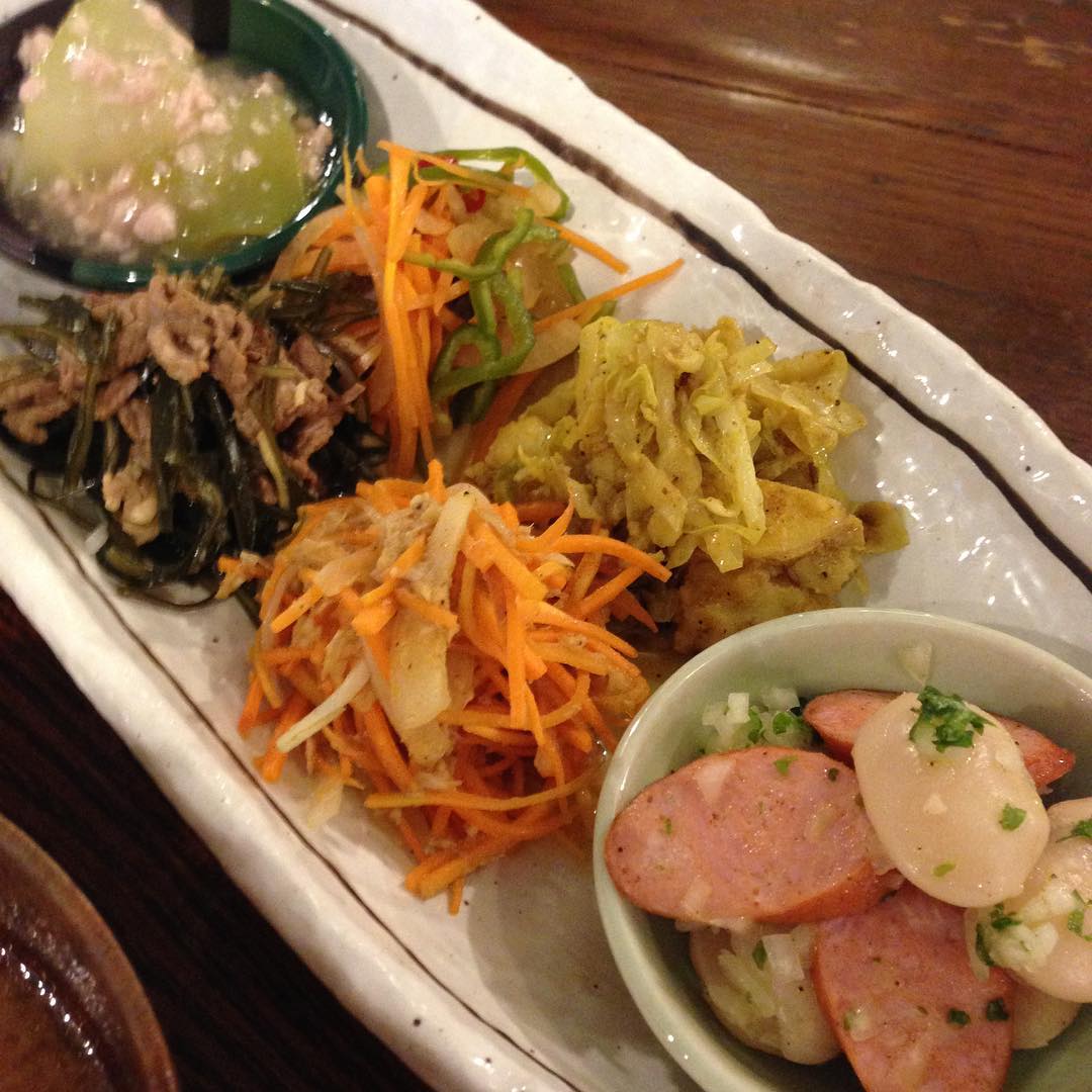 今日のまかないは「ちょこもりランチ」です。
9月に入り子供達は文化祭の準備などで友達とご飯を食べてくることが多いので料理してません。私だけリトスタでバランス良くもりもり食べさせてもらってます。（い）