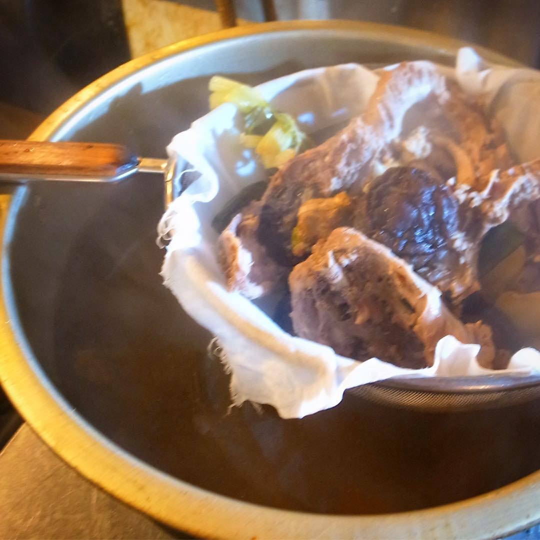 ざざっとスープを濾したとこ！…ホールスタッフのぬまっち、この時点で「おいしそう〜！」と（笑）（お）